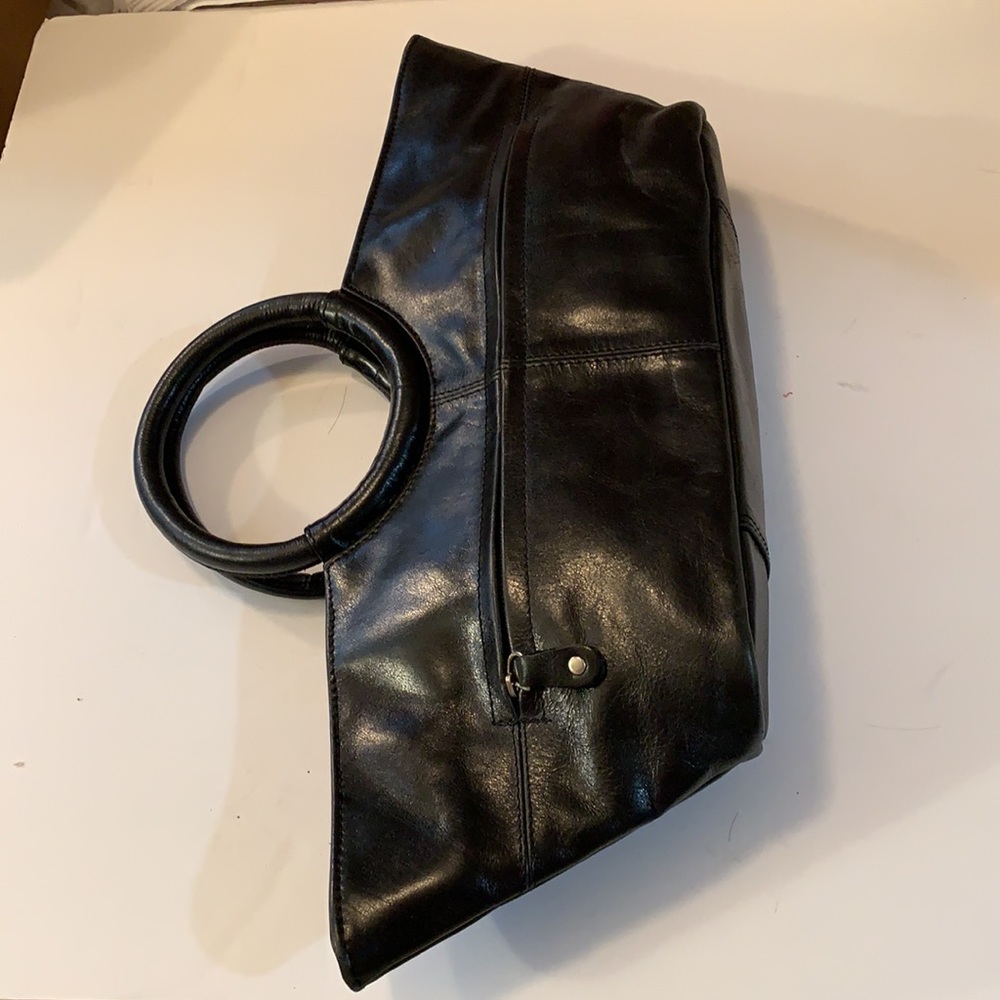 CUTE BLACK HANDBAG LEATHER WITH ROUND HANDLE ZIPPER POCKET ON FRONT:ZIP CLOSURE - Picture 5 of 8